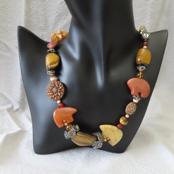 Stone and bead necklace - Picture 1 of 3